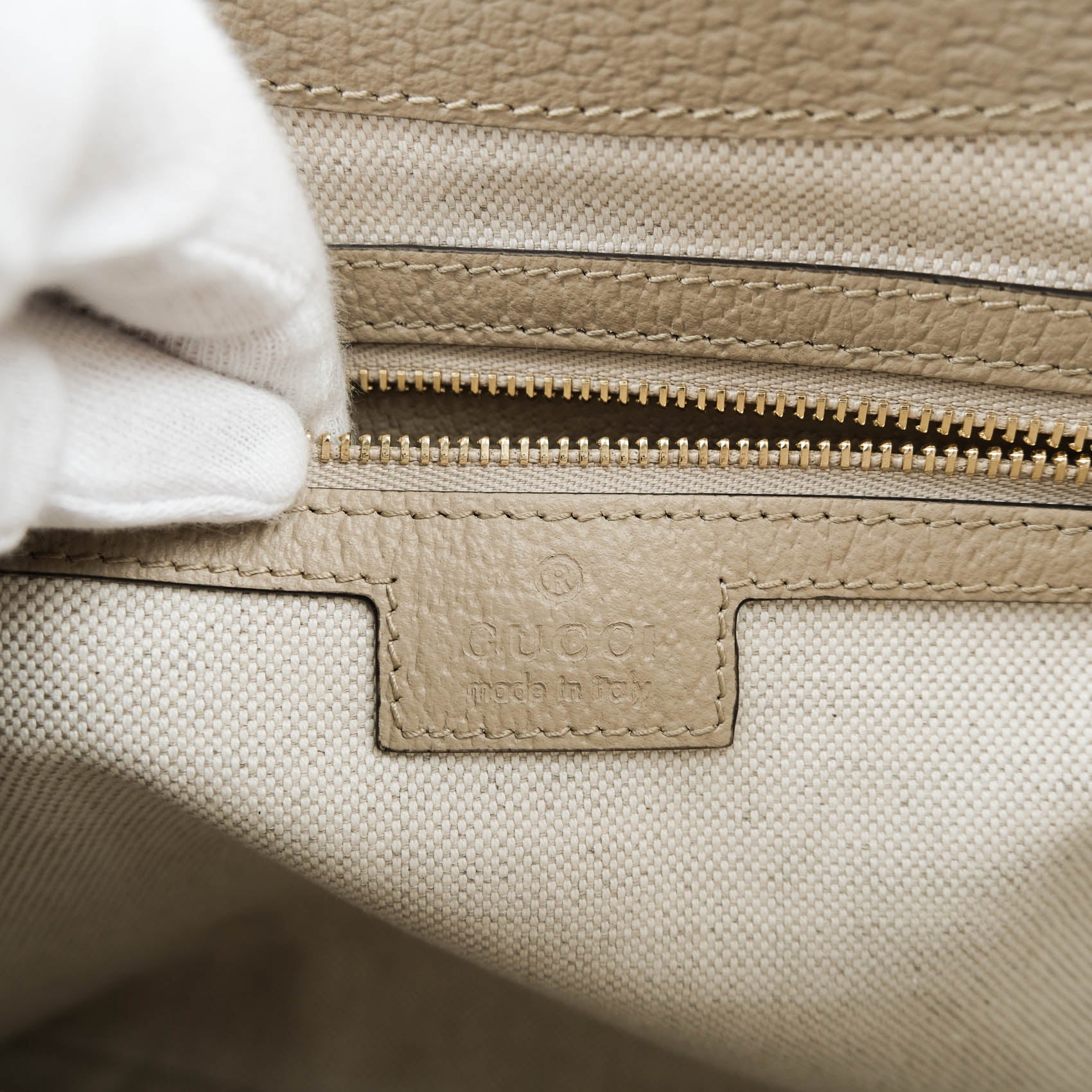 Gucci Jackie 1961 Small Shoulder Bag in Beige & White GG Supreme Canvas