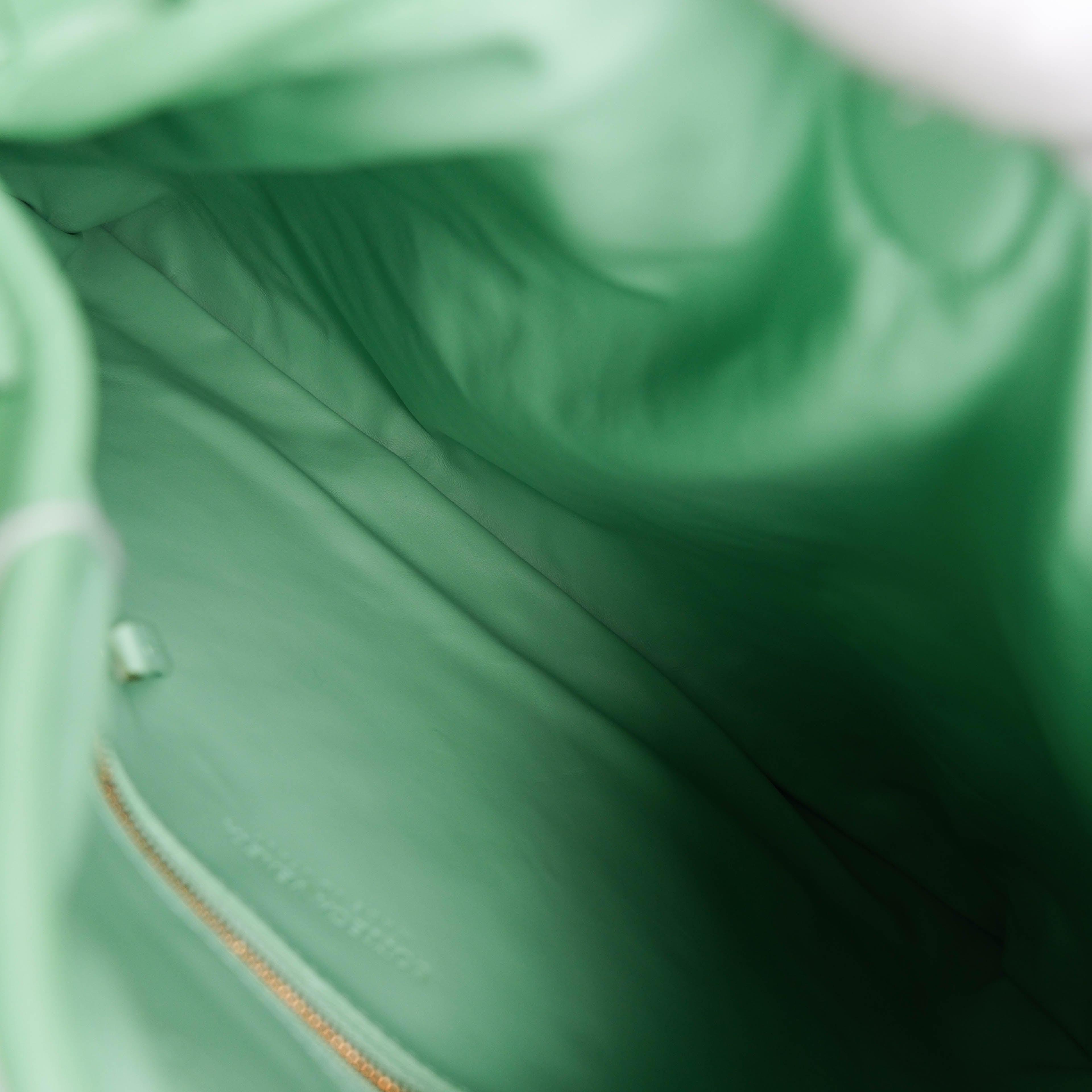 UNUSED ITEM | Bottega Veneta Medium Hop Bag in Intrecciato Leather - Emerald Green