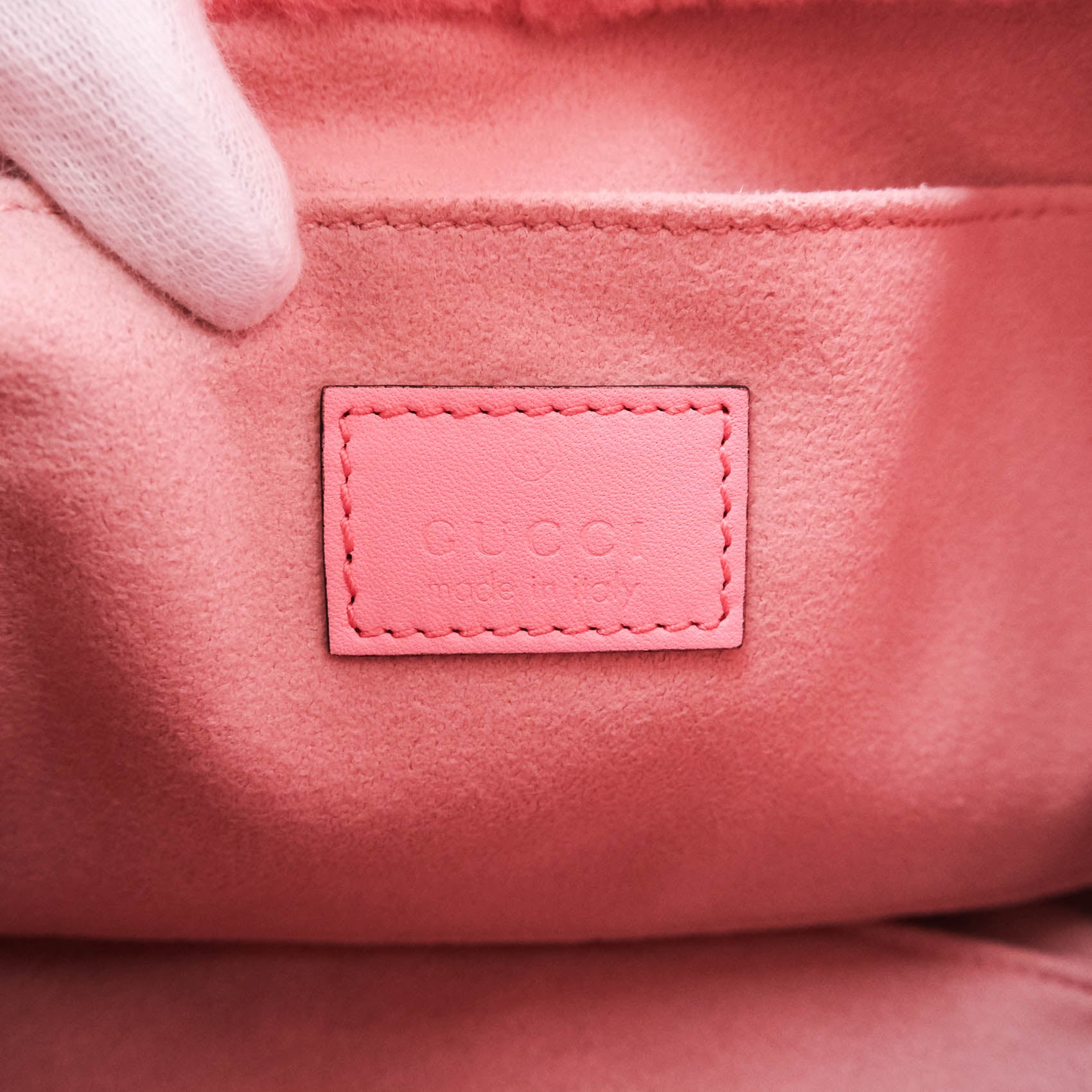 Gucci Jackie 1961 shoulder bag in pink shearling