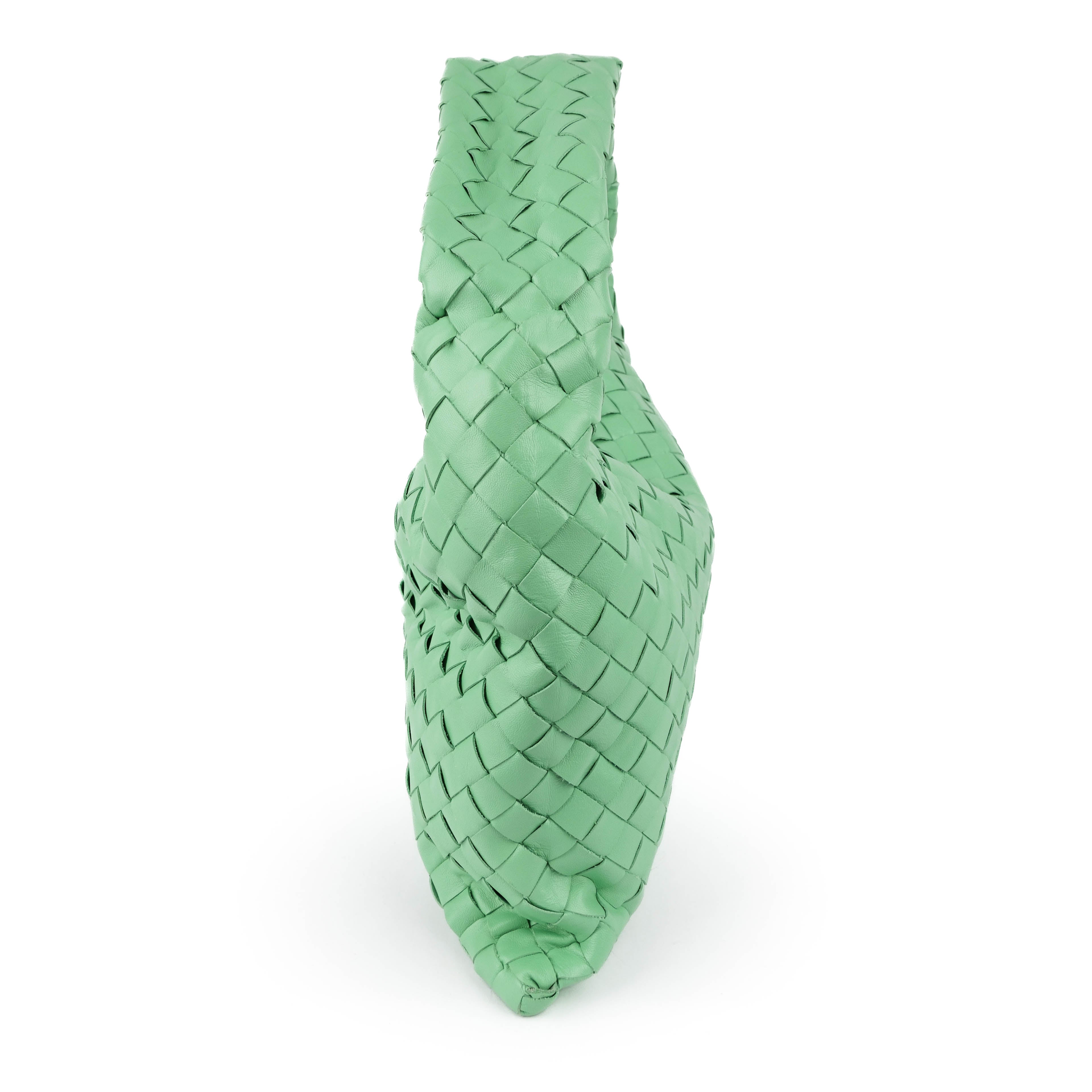UNUSED ITEM | Bottega Veneta Medium Hop Bag in Intrecciato Leather - Emerald Green