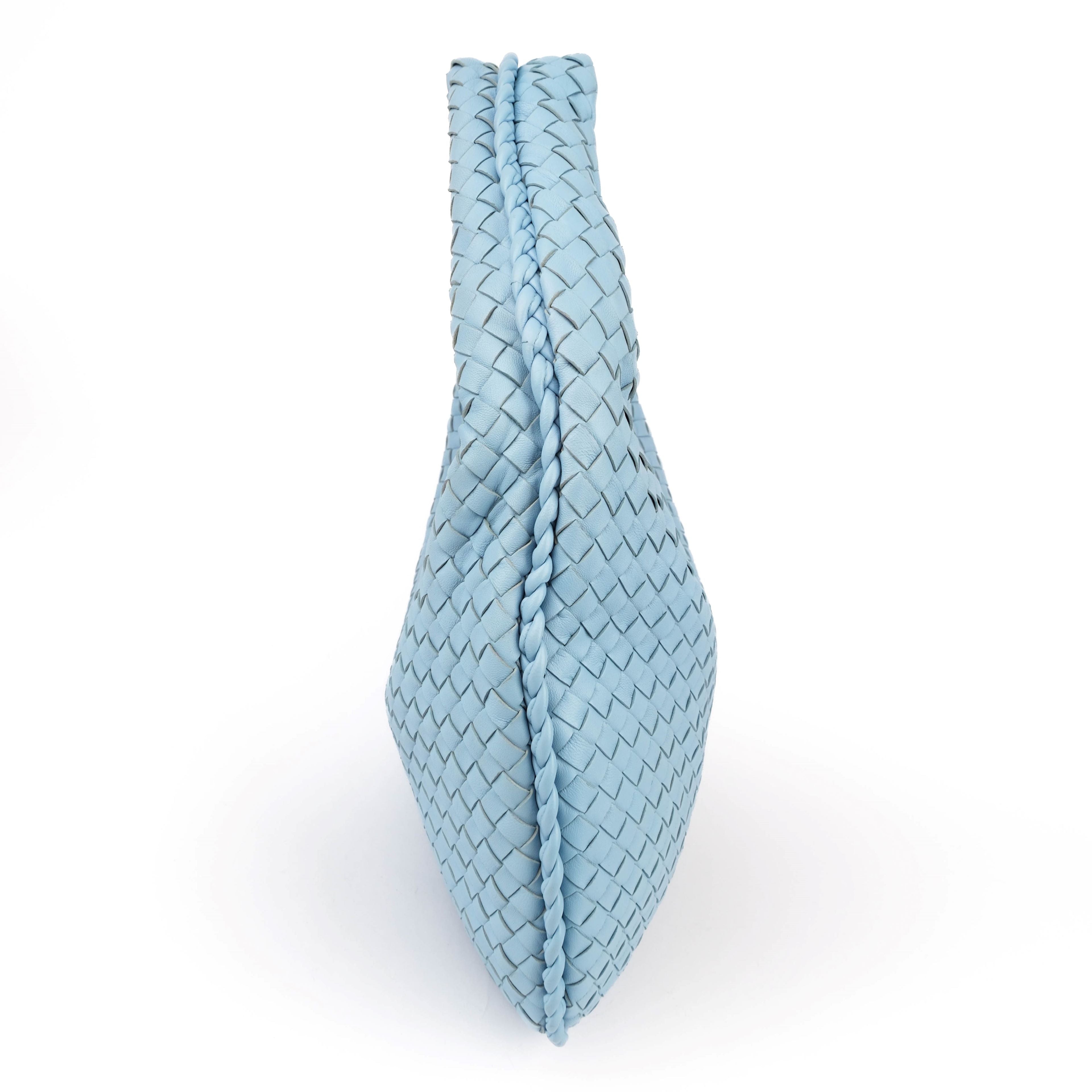 Bottega Veneta Medium Veneta Hobo Bag in Intrecciato Nappa leather