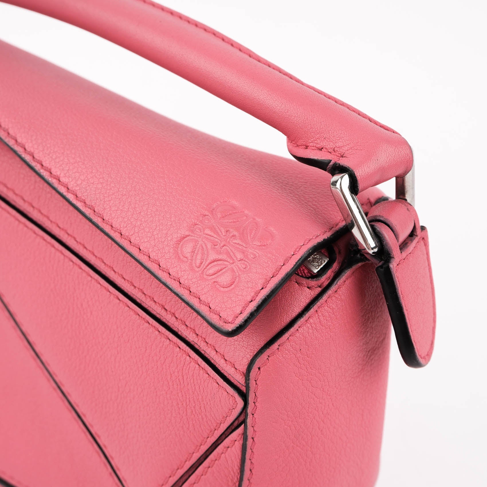 LOEWE Mini Puzzle Bag in Classic Calfskin - Pink