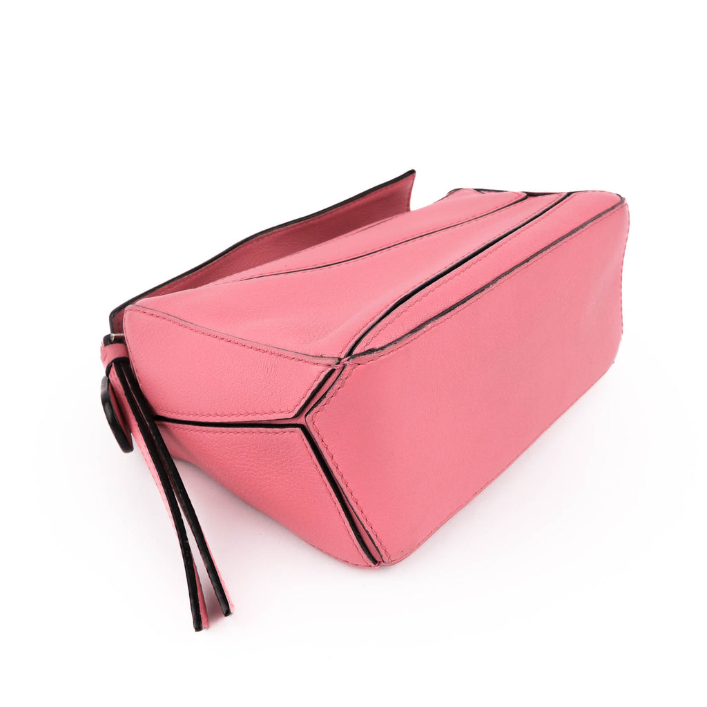 LOEWE Mini Puzzle Bag in Classic Calfskin - Pink