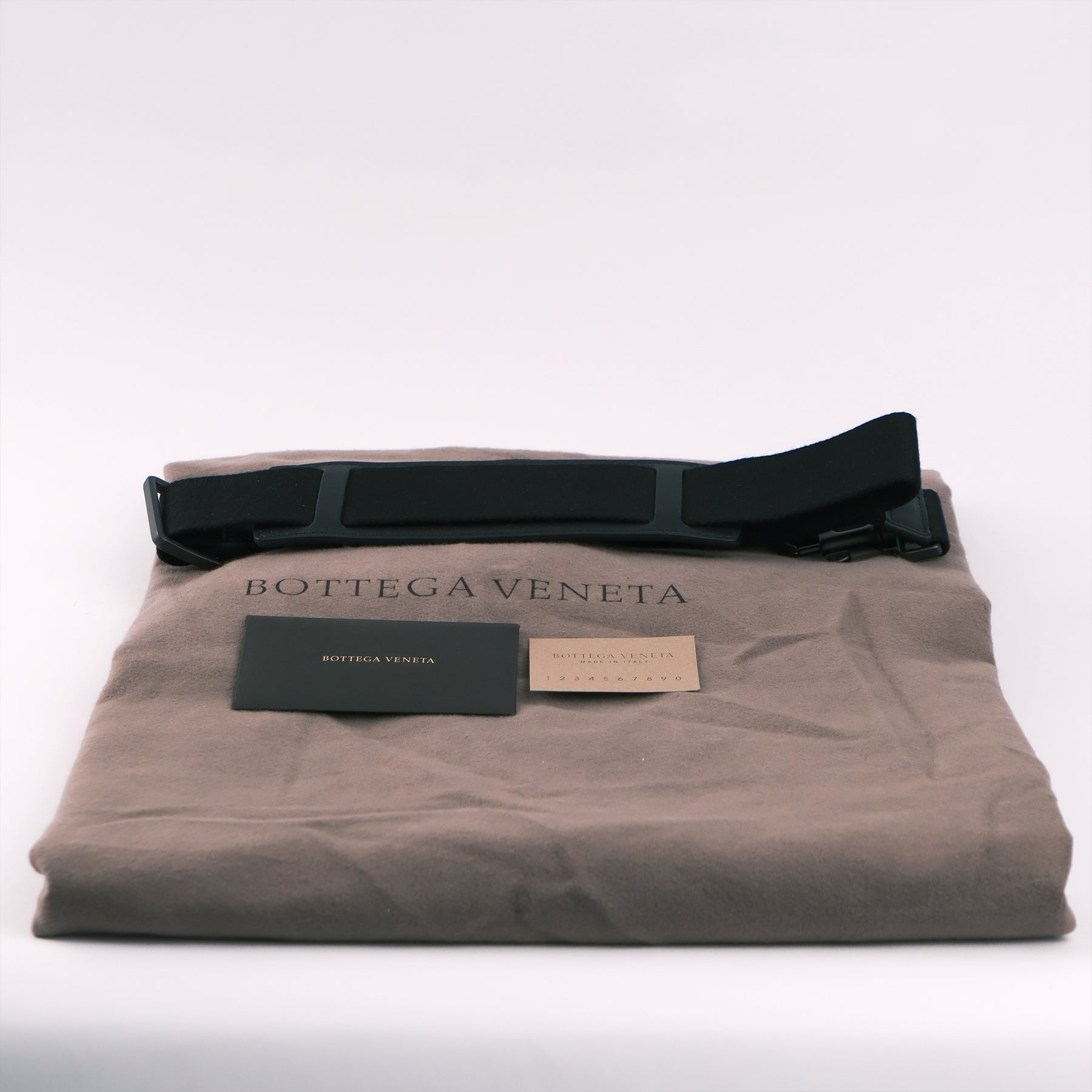 UNUSED ITEM | Bottega Veneta Intrecciato Leather Boston Travel Bag Black