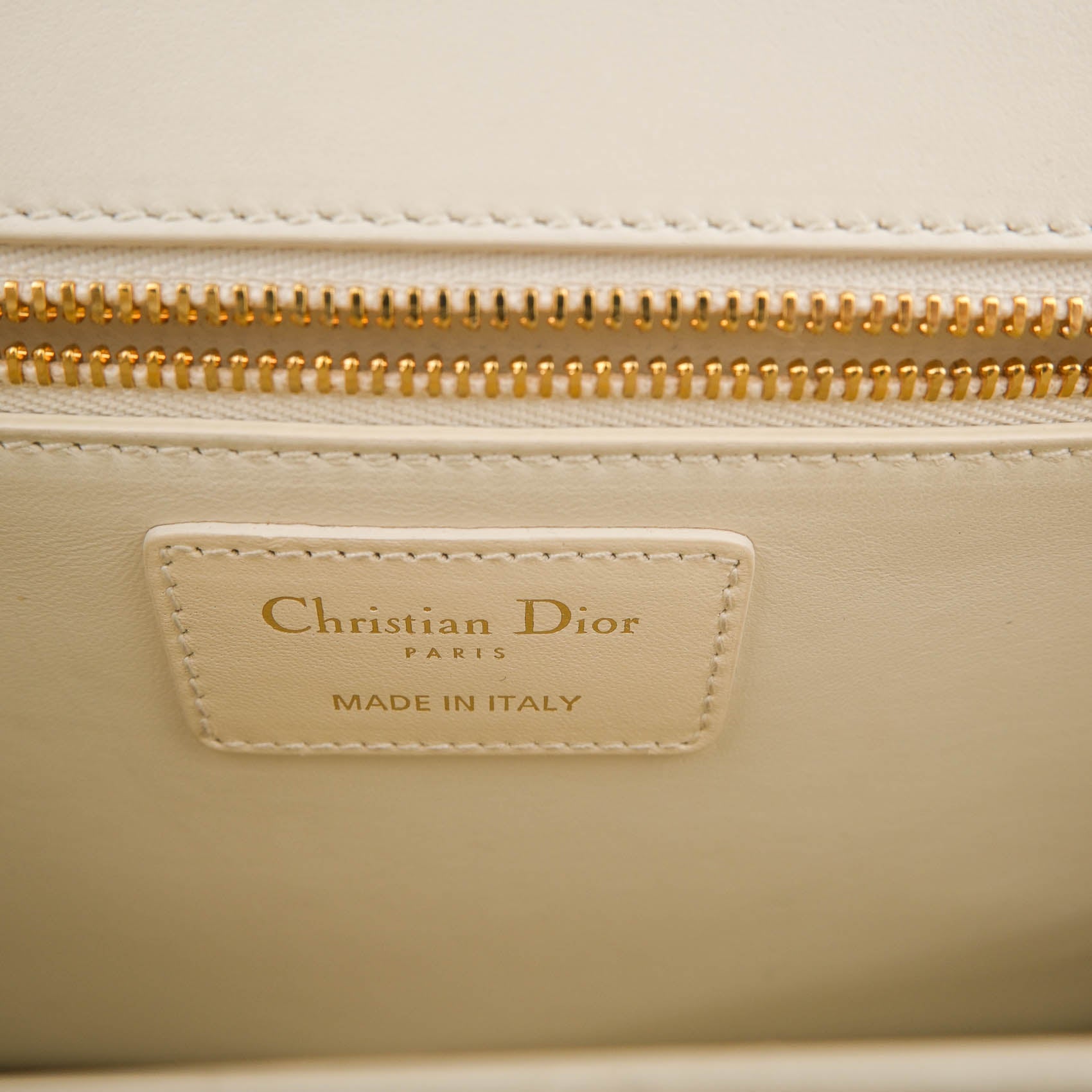 Christian Dior 30 Montaigne Leather Shoulder Bag