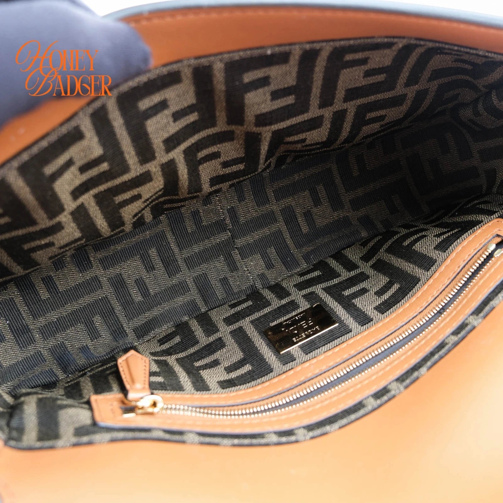 Fendi Multi-Pocket Baguette Smooth Leather Camel Rank A