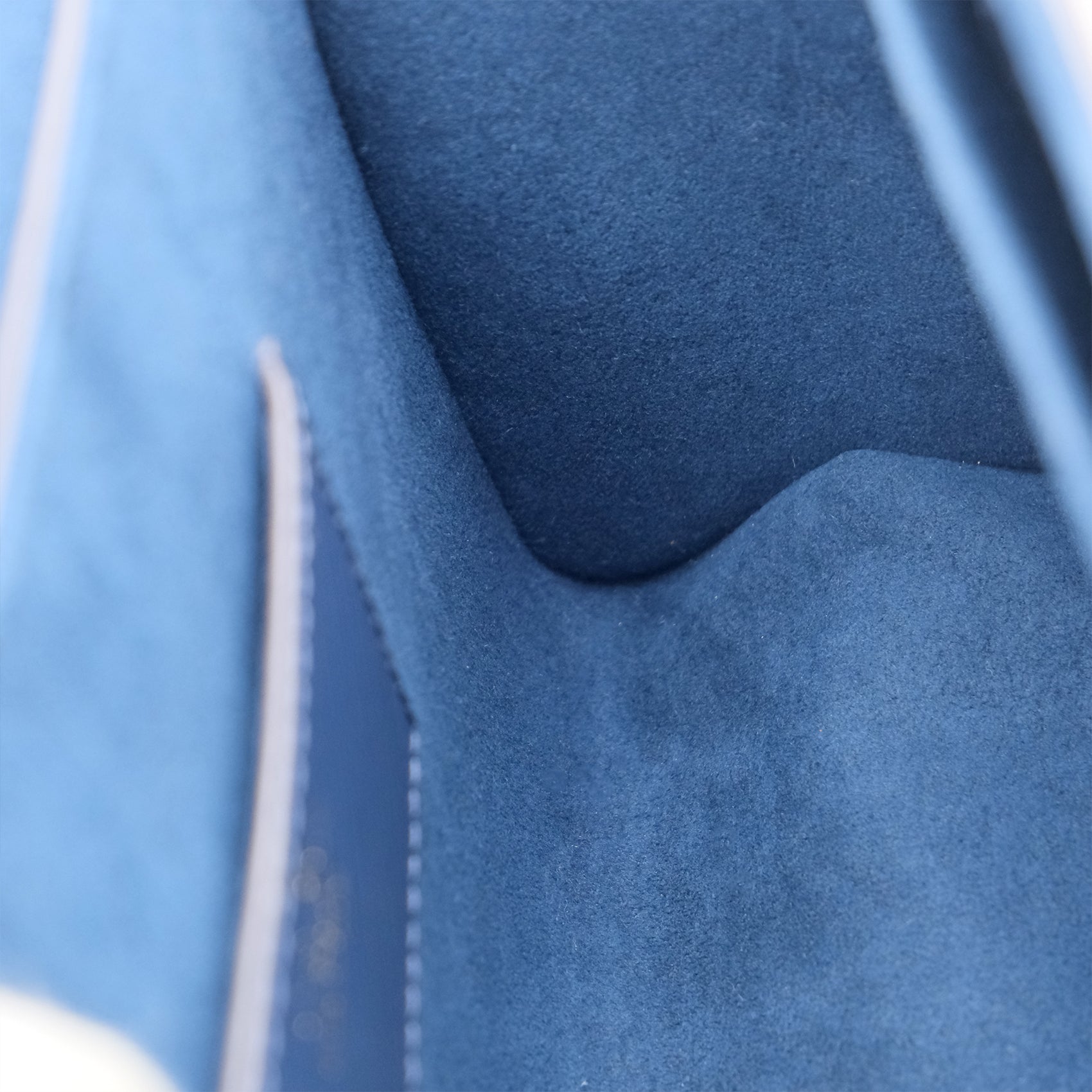 Louis Vuitton Twist MM Epi Leather Blue Shoulder Bag M53090