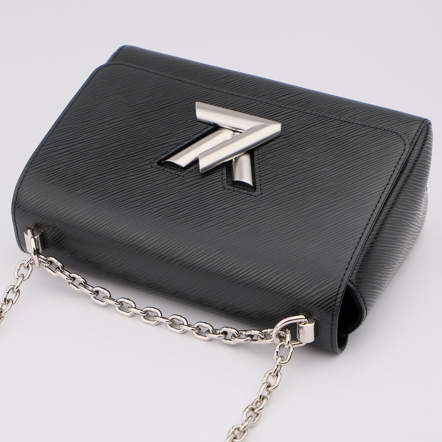 Louis Vuitton Twist MM M50282 Epi Leather Black Silver Hardware Shoulder Bag