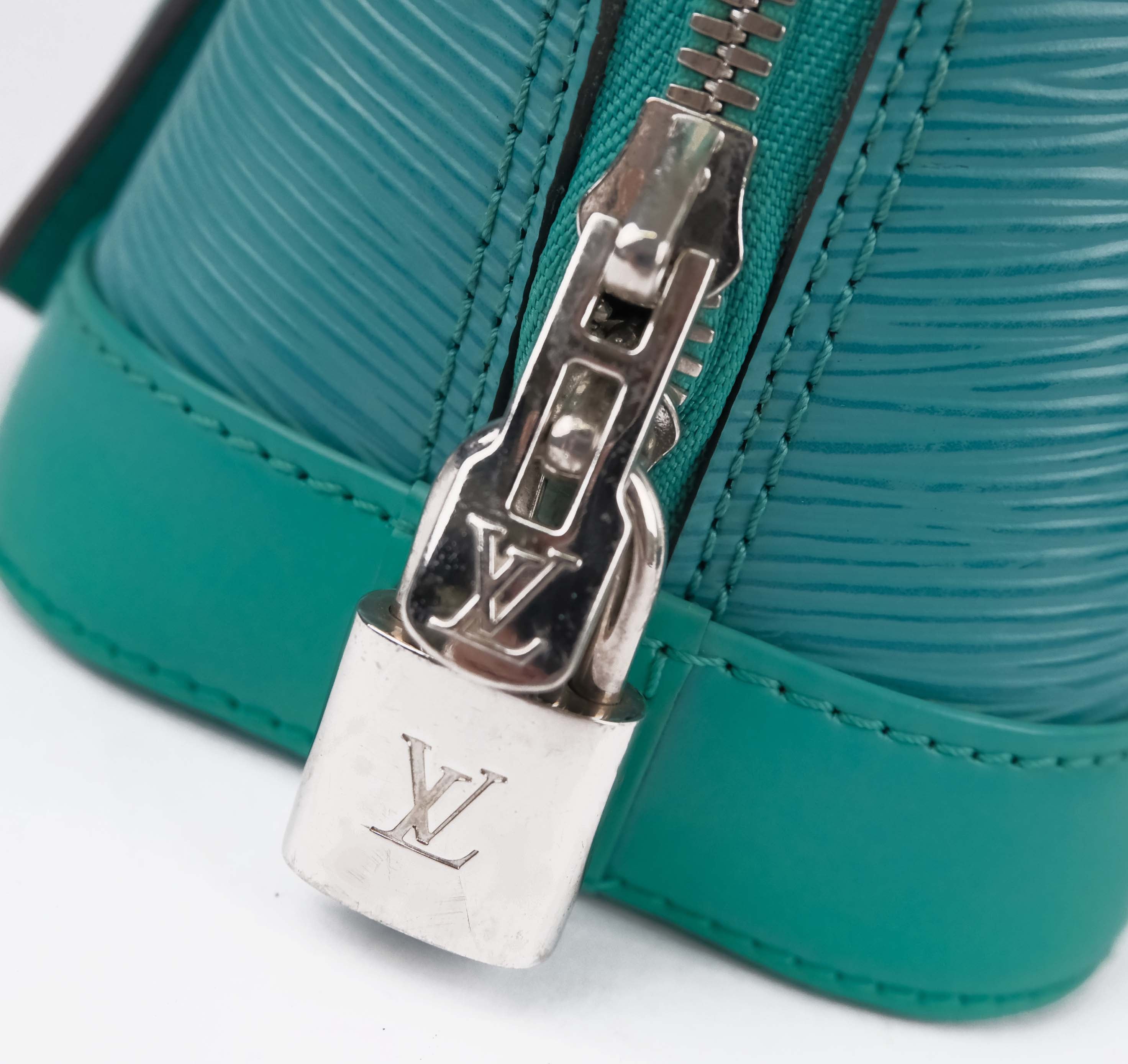 Louis Vuitton Alma BB in Epi Leather