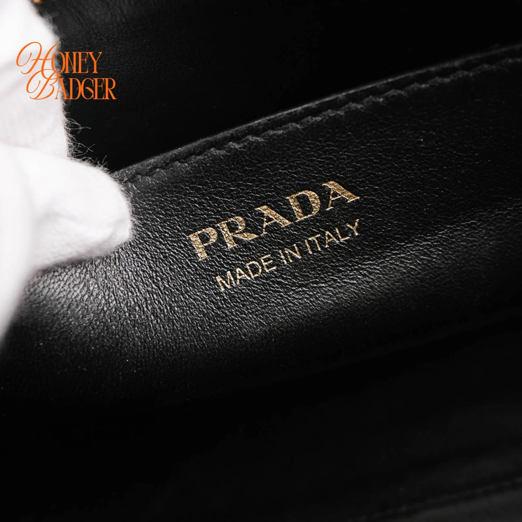 Prada Saffiano Camera Bag in black leather, Grade A condition.