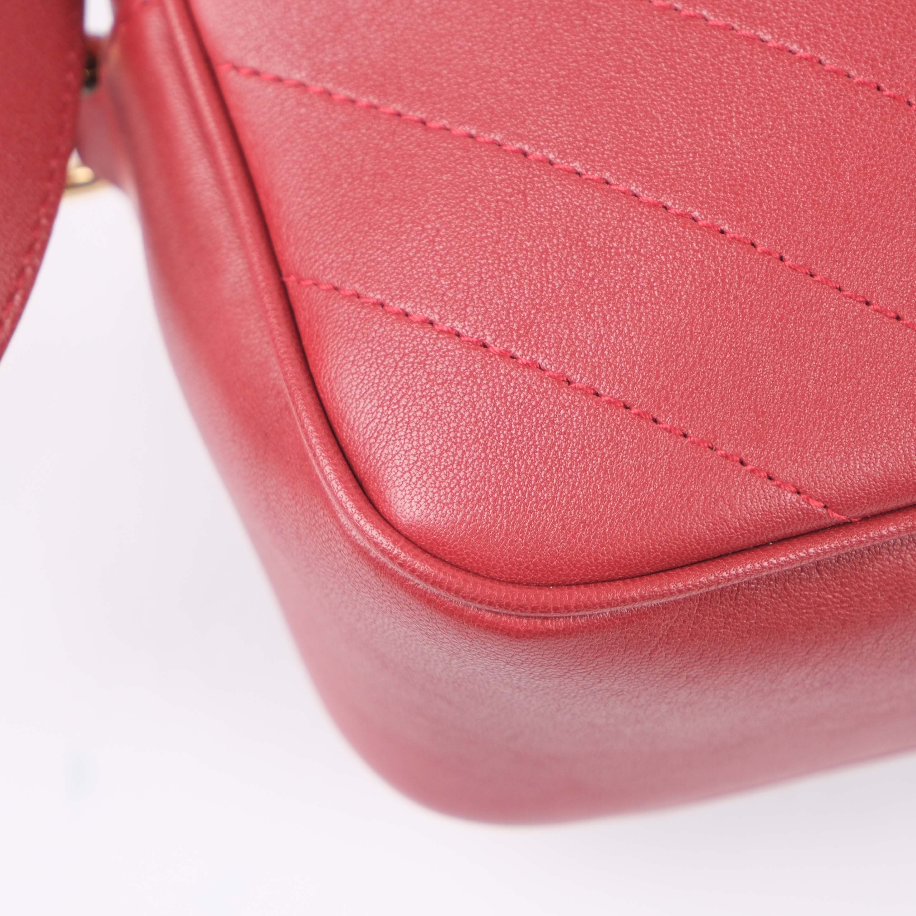 Gucci Soho Disco Small Shoulder Bag Grained Leather Red Gold Hardware